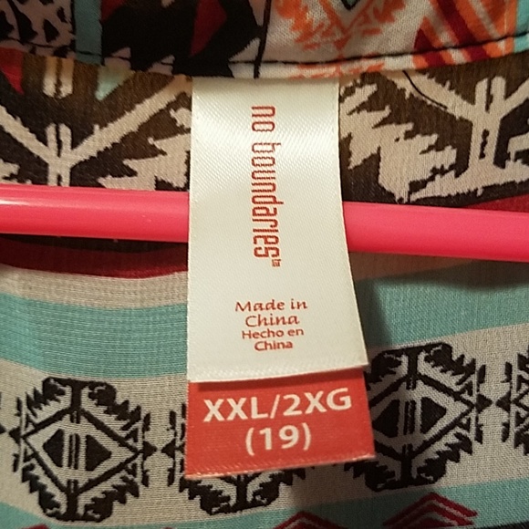 Southwest Tunic w Roll Up Button Sleeves - Picture 3 of 5